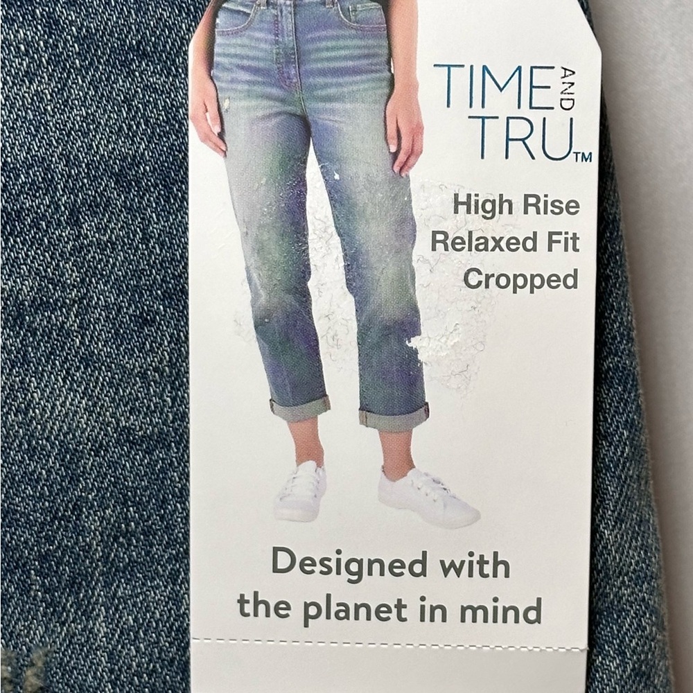 ✨BNWT Time and Tru relaxed boyfriend cropped jeans✨ - Picture 2 of 9